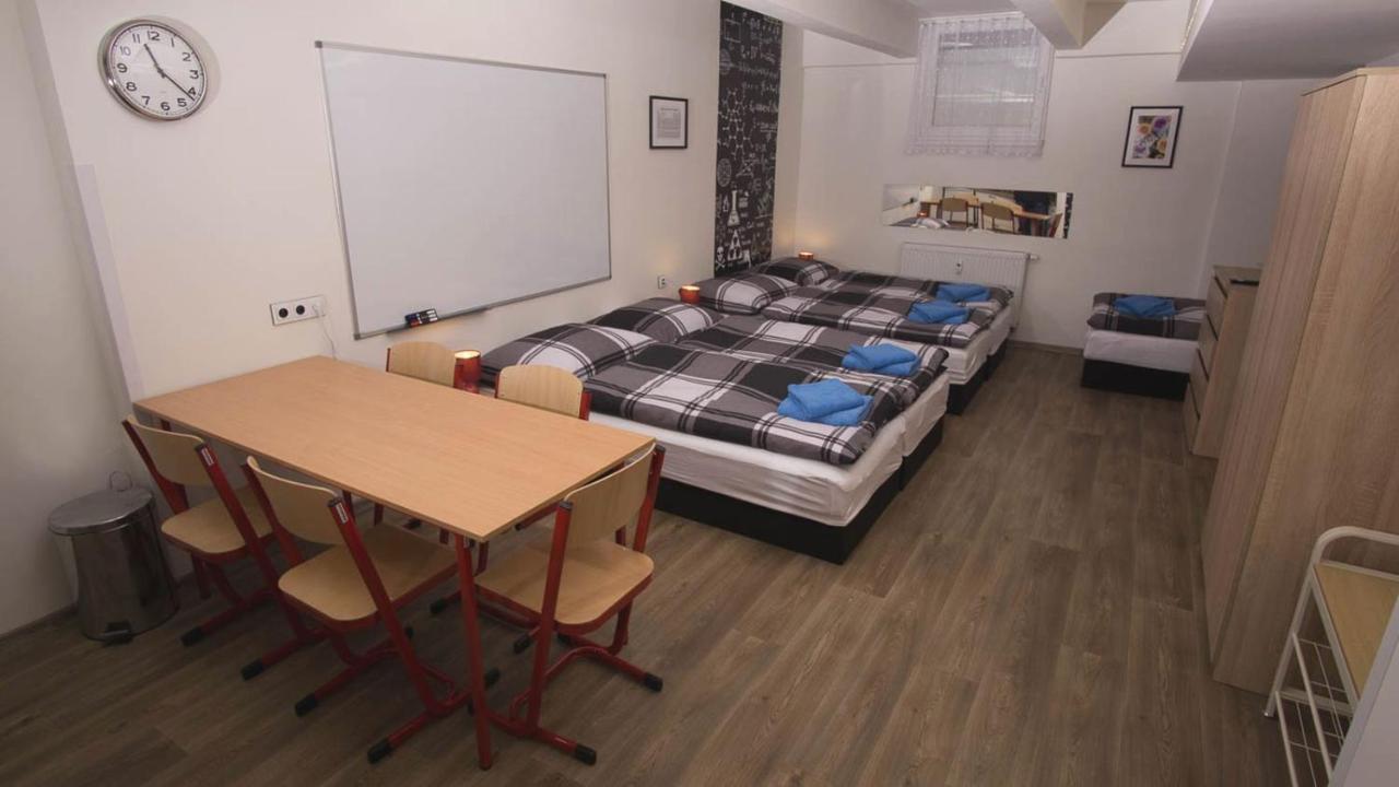 School - Your Unique Place In By Metro Vysehrad Apartmán Praha